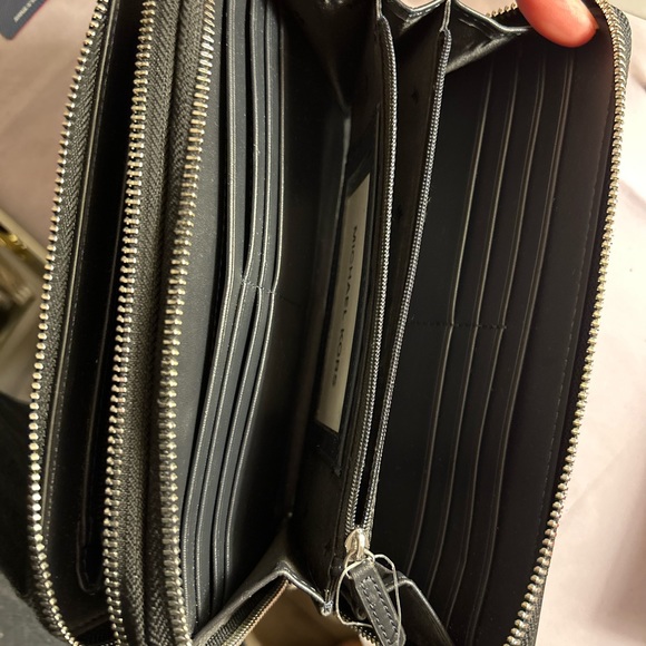 Micheal Kors Logo Smartphone Wallet ADMRL/PLBLUE - Picture 3 of 12